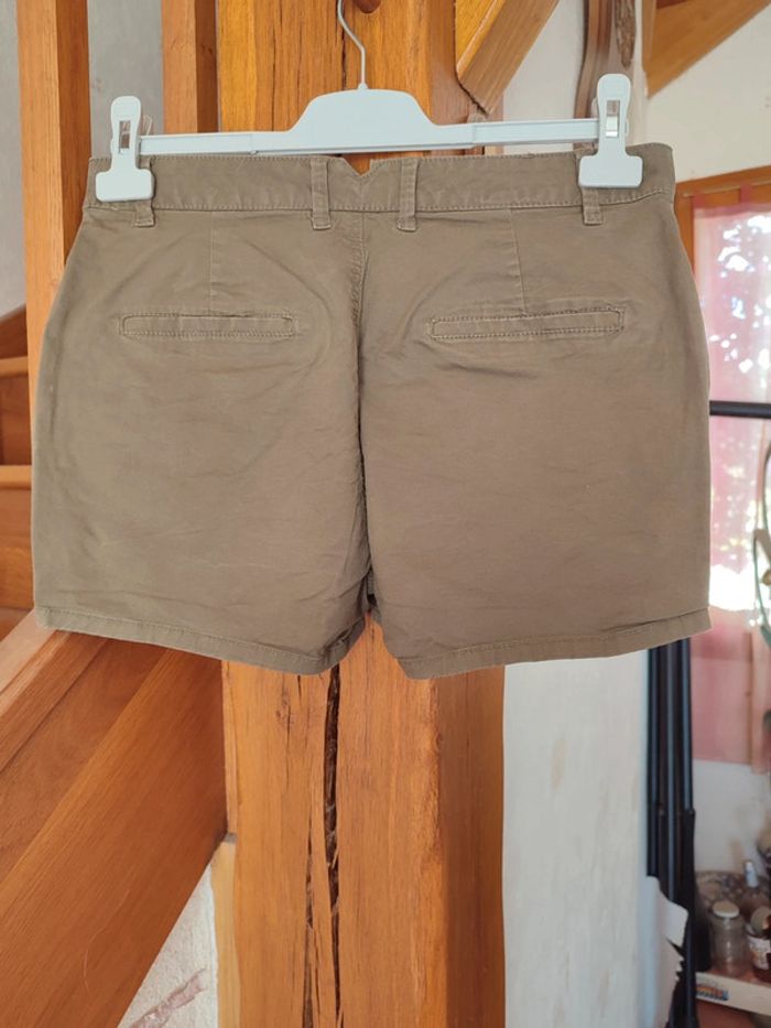 Short kaki - photo numéro 2