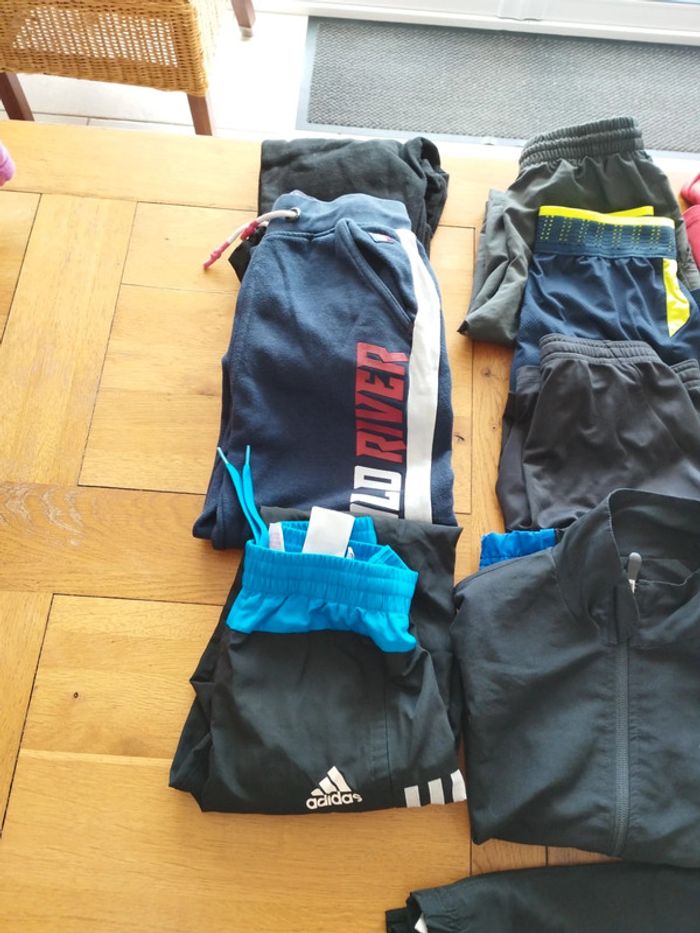 Lot de vêtements de sport garçon en 8 ans - photo numéro 2