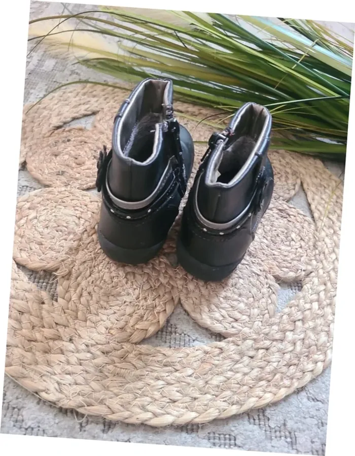 Bottines taille 23 - photo numéro 3