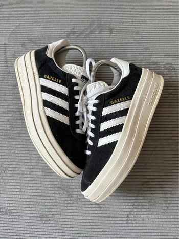 Chaussures adidas gazelle bold blanches et noires / taille 38