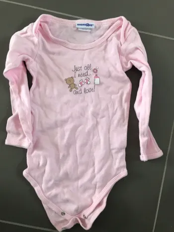 Body babies r us 2 ans en très bon état