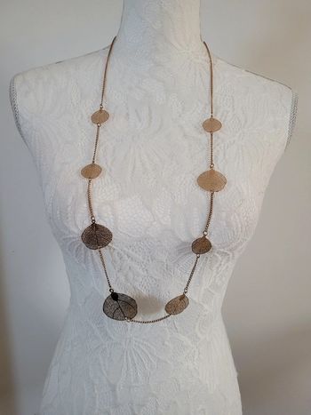 Sautoir feuilles dorées 📿