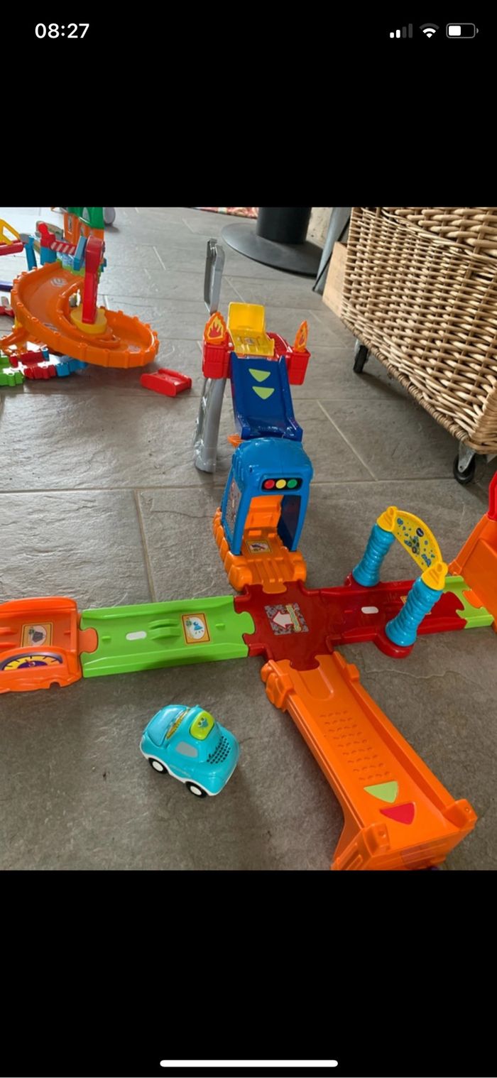 Circuit voiture tut Tut bolide