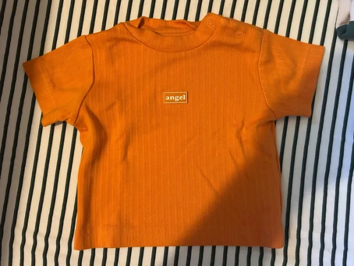TEE shirt