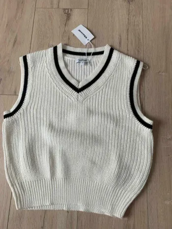 Pull sans manche écru