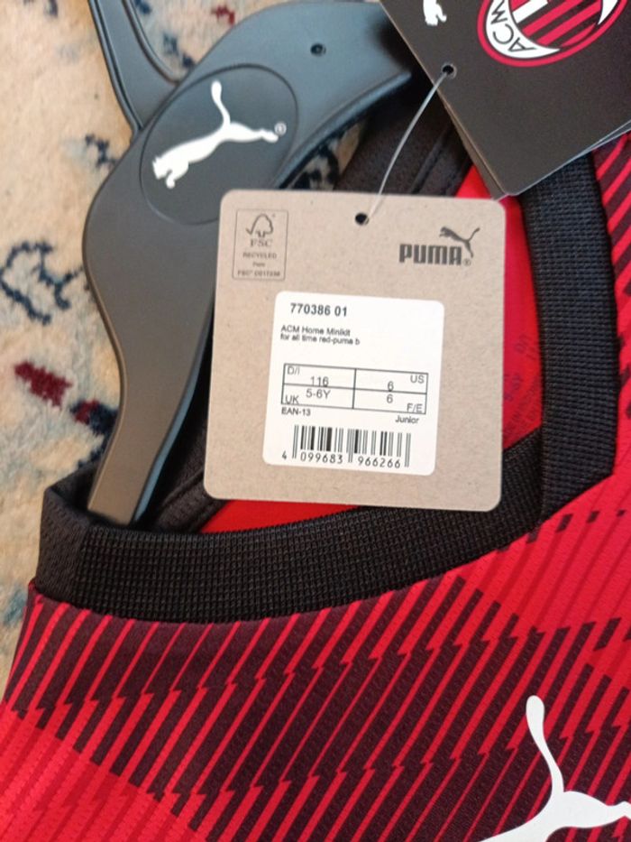 Tenue de foot Puma, équipe Milan AC taille 5/6 ans authentique neuf - photo numéro 9