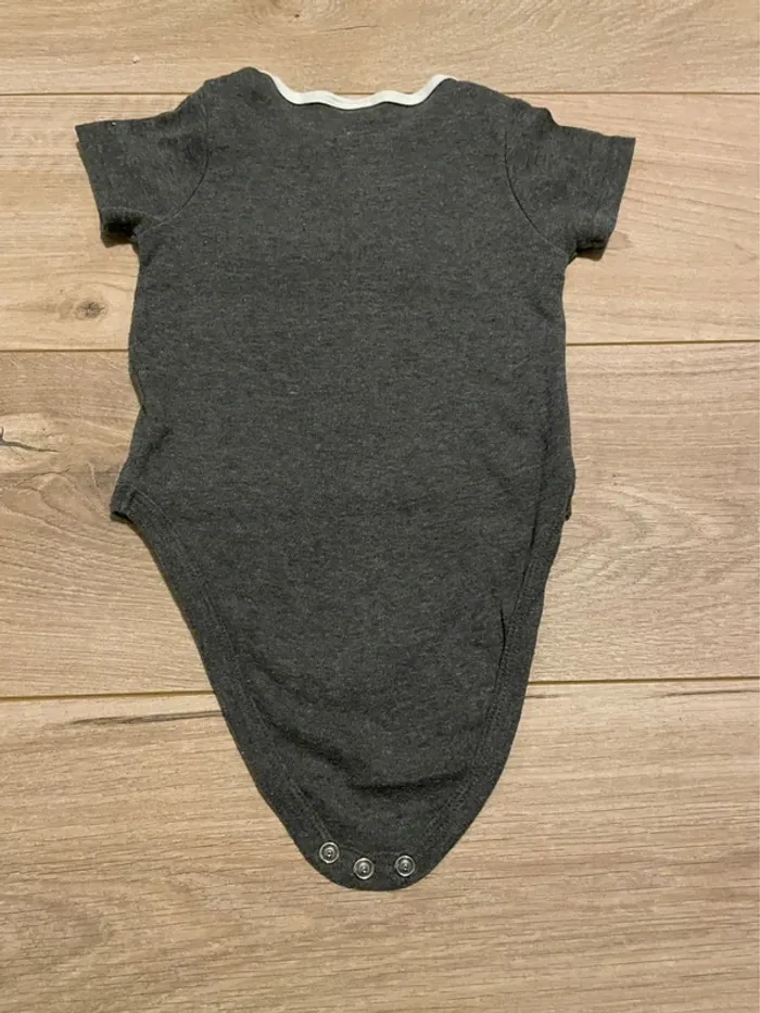 Lot 3 bodies manches courtes Disney Baby 36mois - photo numéro 3