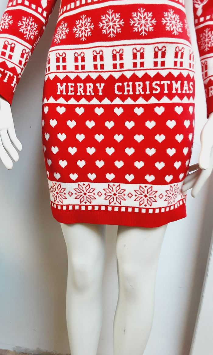 Très jolie robe  /pull long sur le thème de Noël   merry  christmas pour femme Taille S ou 36 - photo numéro 4