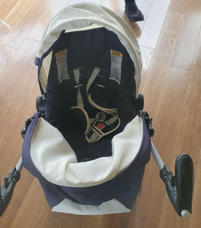 Trio Chicco poussette nacelle siège auto groupe 0+ 0-13 kg - photo numéro 3