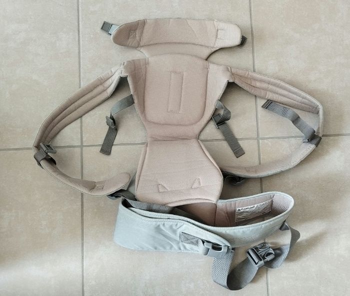 Porte bébé avec plateforme détachable - photo numéro 2