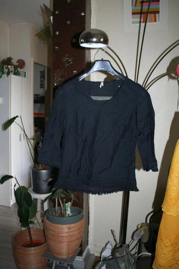 🌸Blouse noire broderie suisse Taille 38 "I code " Neuve 🌸