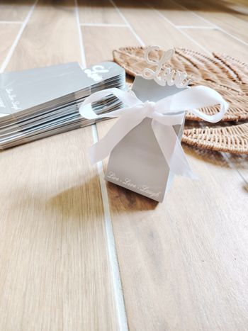 🎊Lot de 40 Boîtes/ contenants à dragées argentées avec écriture love pour tous évènements Neuves