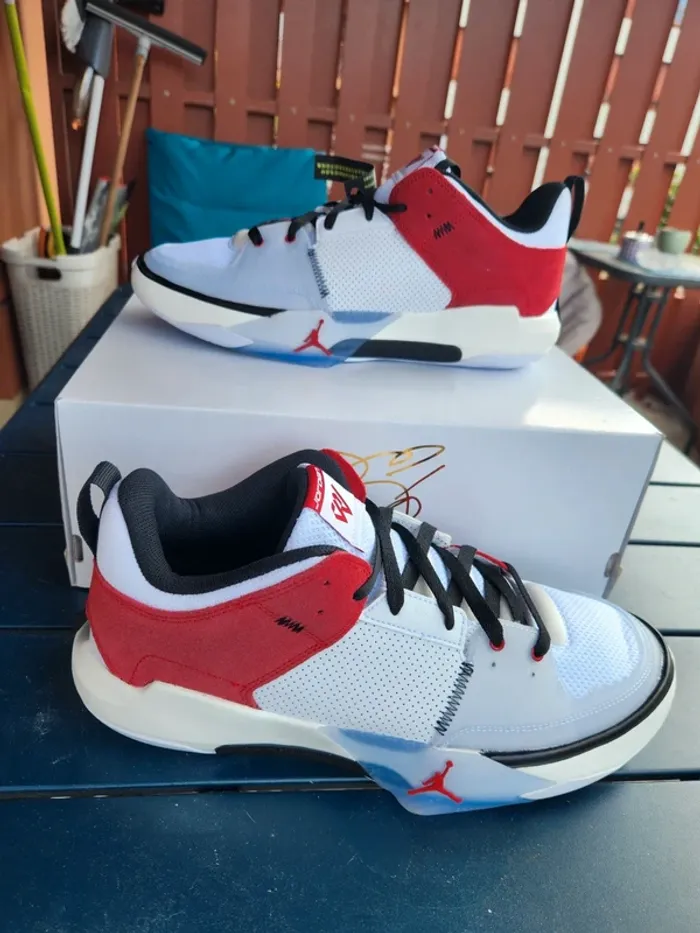 Jordan one take 5 blanc noir Taille 45 neuves homme - photo numéro 2