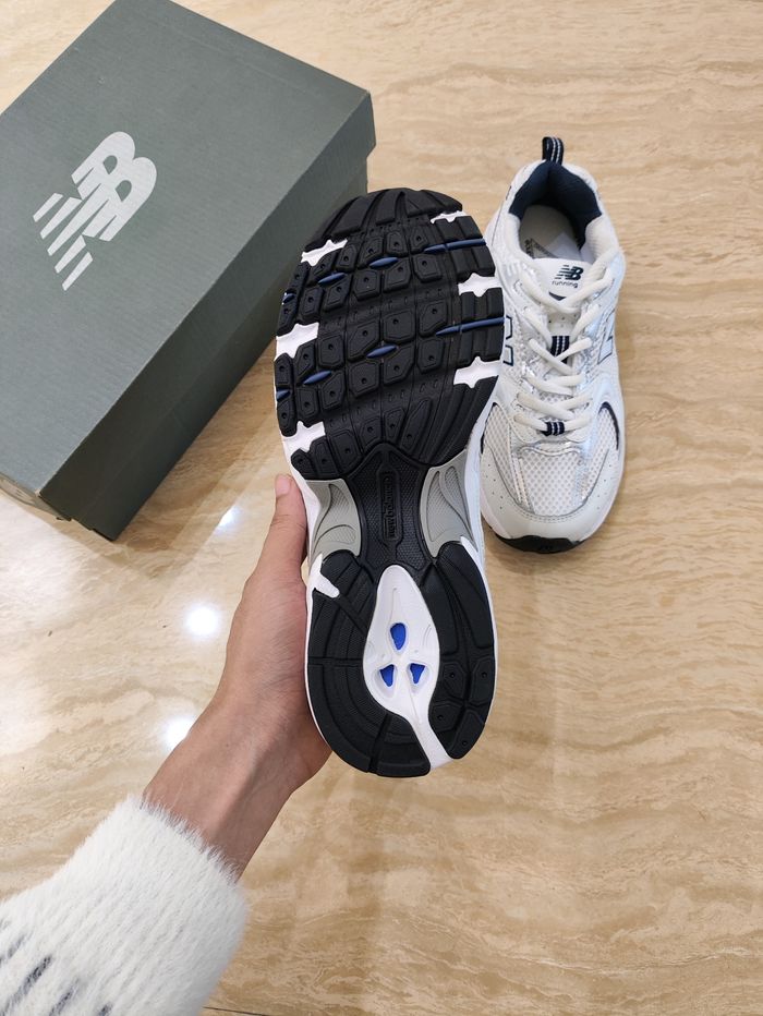 Baskets New Balance 530 taille 37 - photo numéro 5