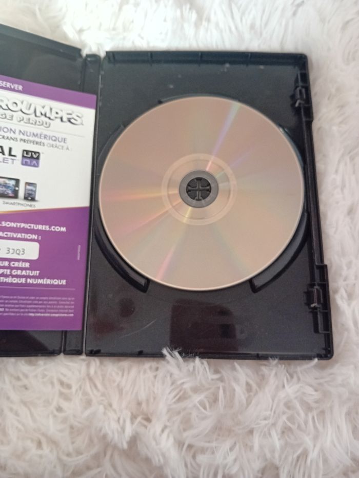 Dvd les schtroumpfs et le village perdu - photo numéro 2