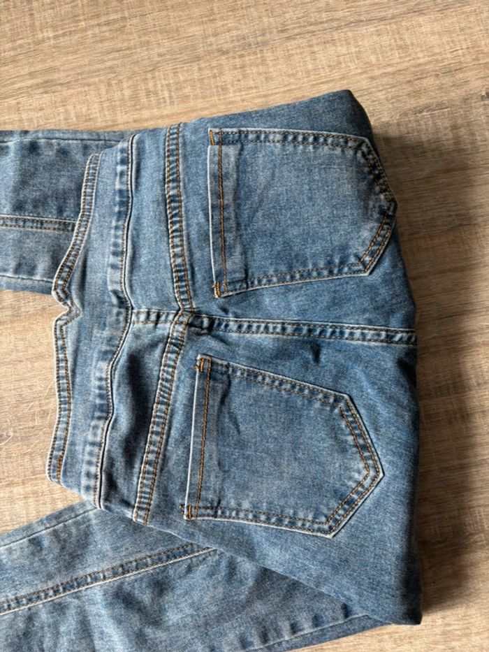 Jean taille haute 8 ans - photo numéro 3