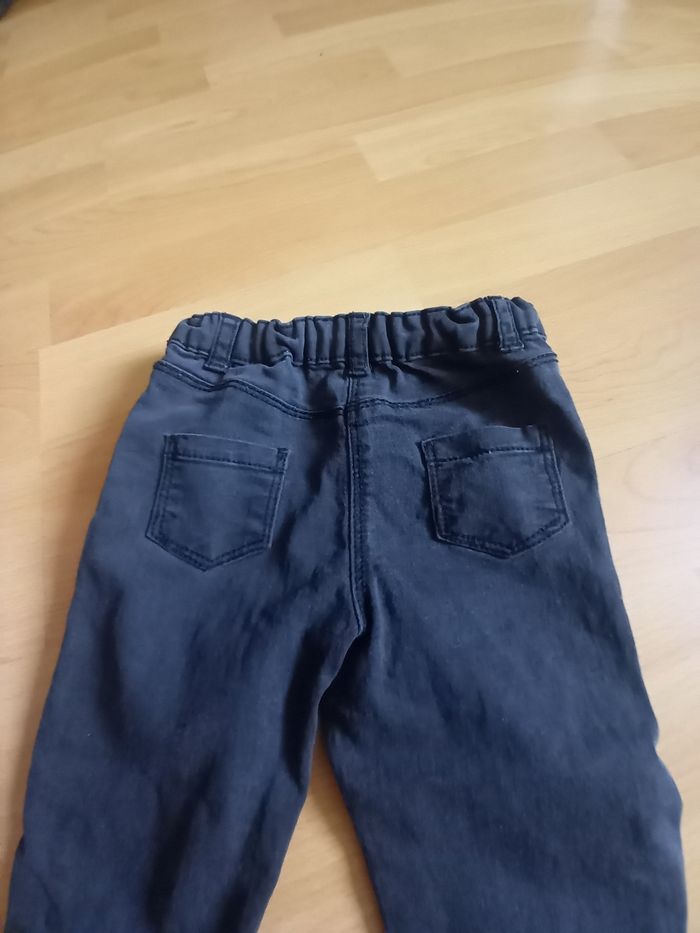 Jean noir - photo numéro 5