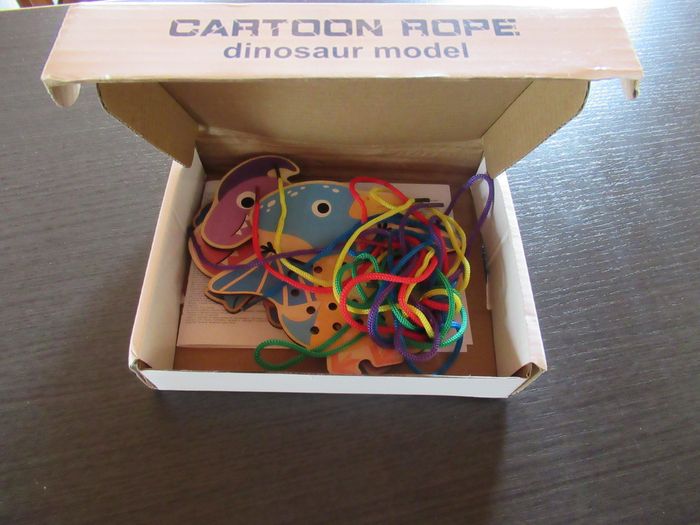 Jeu d'enfilage (laçage) dinosaures en bois neuf - photo numéro 3