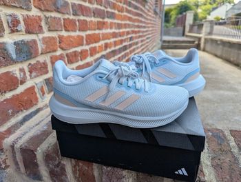 Basket running Adidas - Taille 37/5 - Neuf avec étiquette