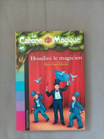 Livre "la Cabane magique" tome 45 neuf