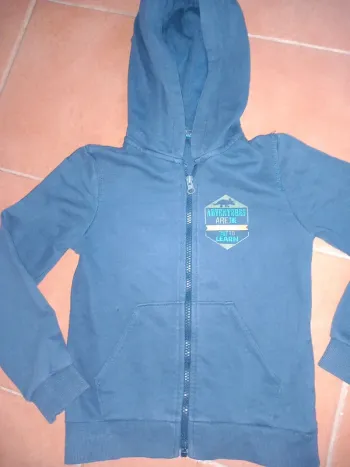 Gilet zippé à capuche