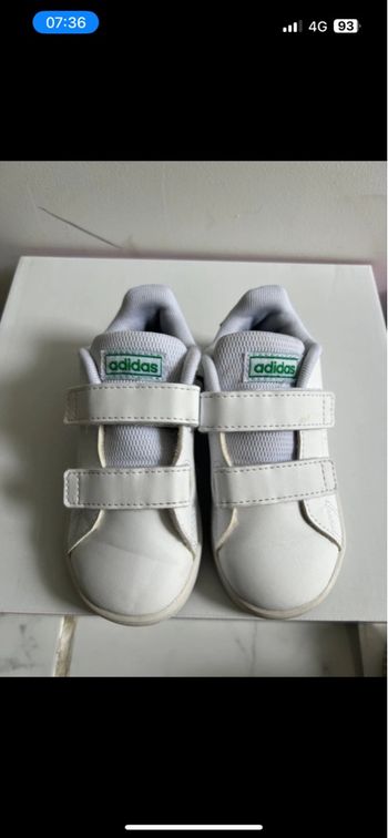 Chaussure Adidas taille 24