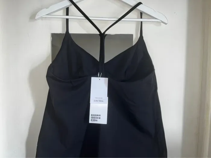 & Other Stories- Brassière ( avec top), taille L, noir , Neuf avec étiquette - photo numéro 7