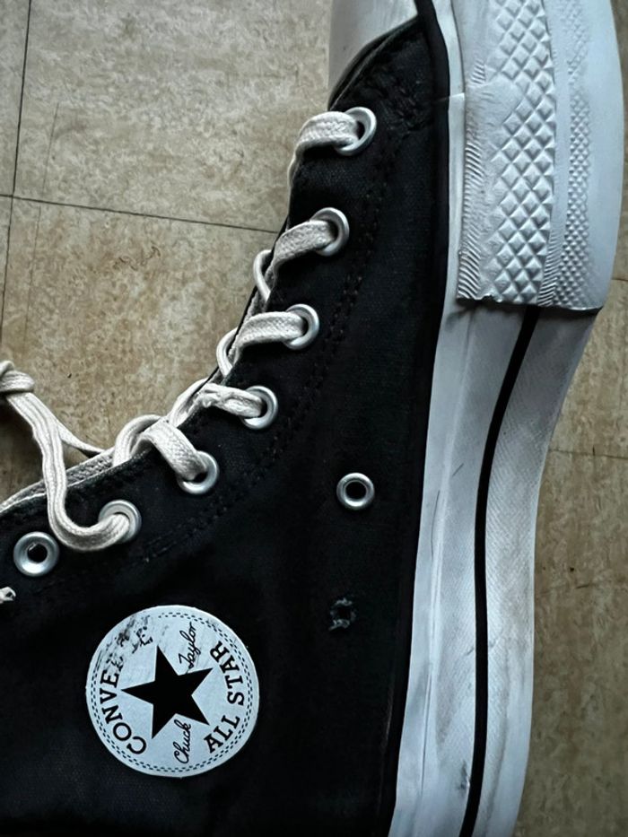 Converse montante 39 bon état - photo numéro 2