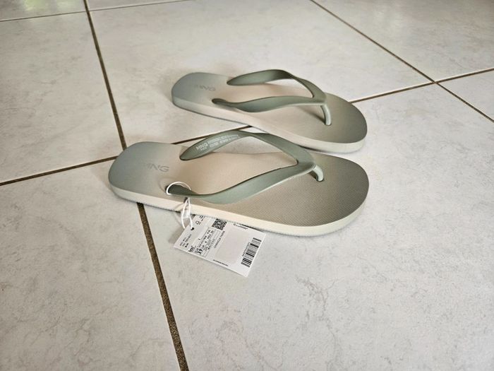 Tong ado garçon Mango Pointure 39 Neuf U30