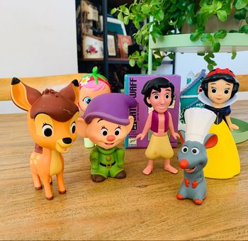Lot de figurines des livres Disney Mes Premiers Amis