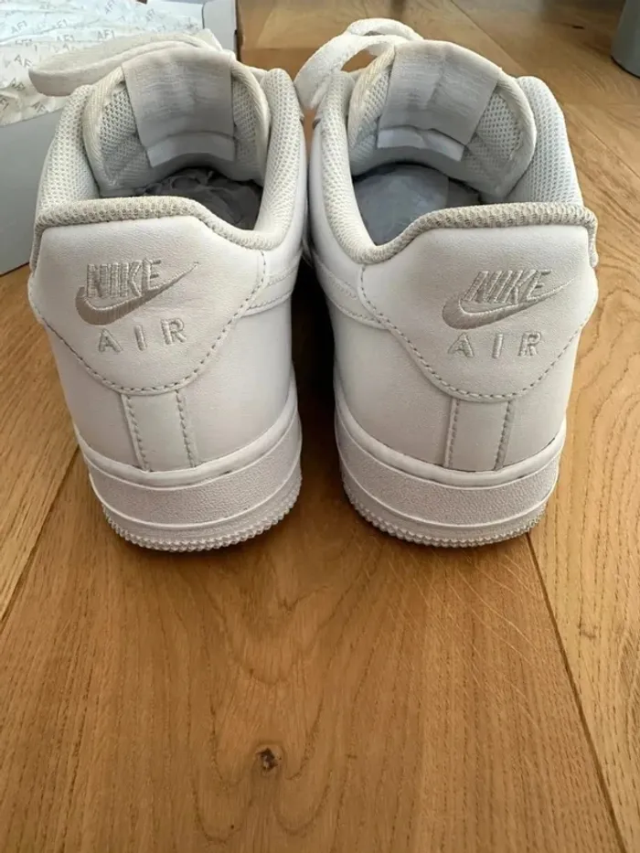 Nike Air Force 1 blanches – Taille 40 - photo numéro 8