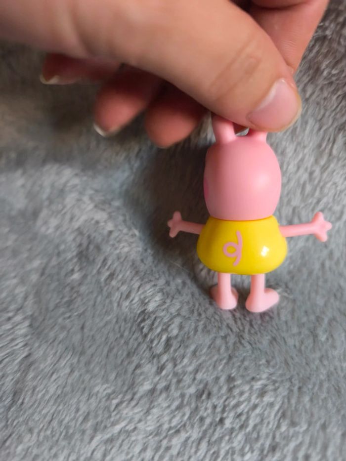 Figurine Peppa pig - photo numéro 3