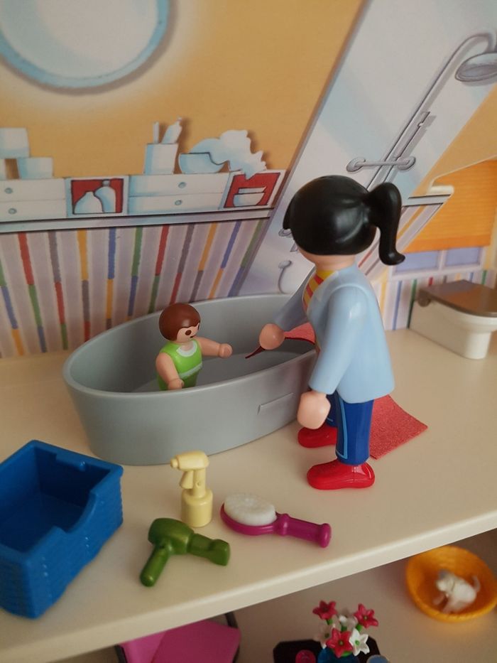 Maison transportable avec famille et accessoires Playmobil - photo numéro 5