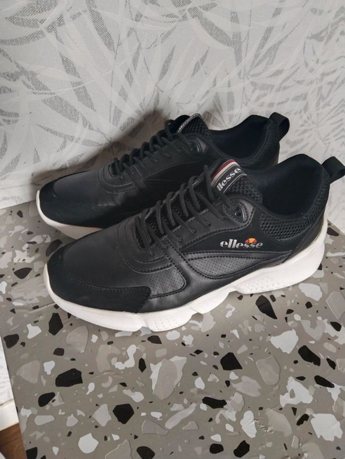 Sneakers baskets marque Ellesse pointure 42