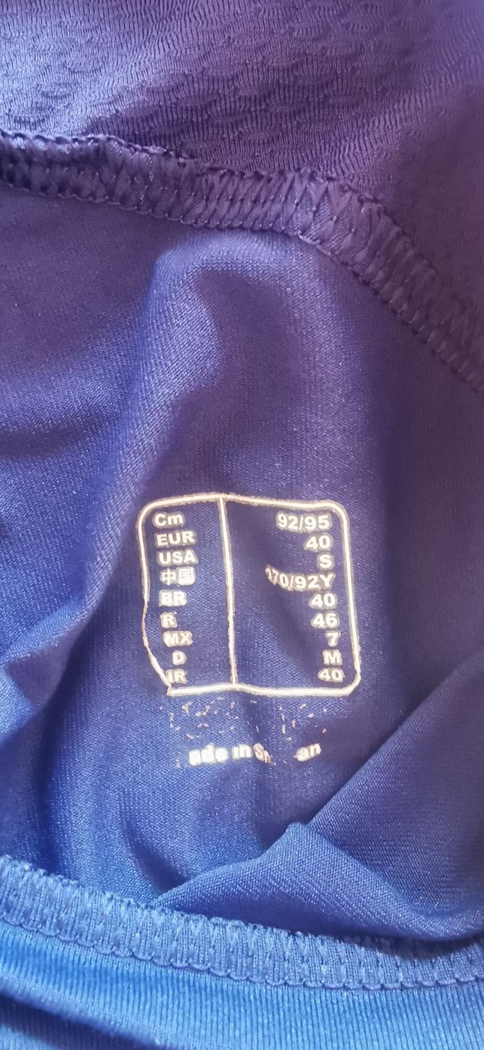 Lot 1 t-shirts et 2 jupes shorts Sport badminton ou tennis taille 40 - photo numéro 5