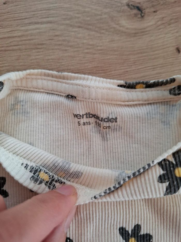 T-shirt fleuri Vertbaudet 110cm - photo numéro 3