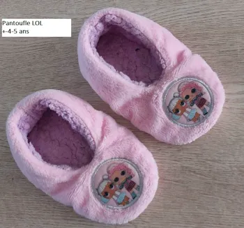 Pantoufles LOL fille 4-5 ans
