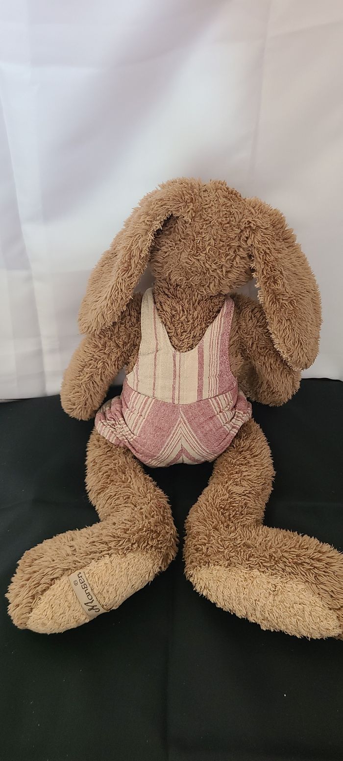 Peluche Lapin marron salopette 48 cm Louise Mansen - photo numéro 5