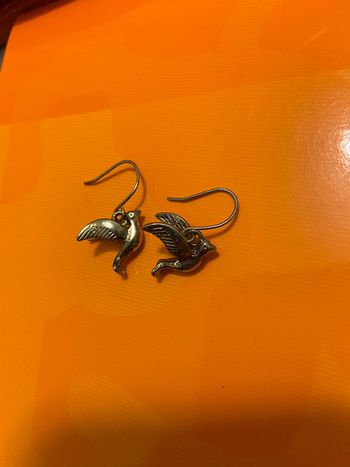 Boucles d’oreilles pendantes couleur dorée