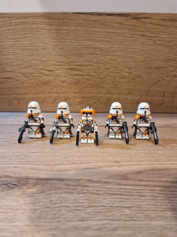 Figurines type lego Commandant Clones Cody + 4 clones de la 212ème star wars