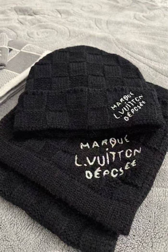 Bonnets + écharpe lv - photo numéro 2