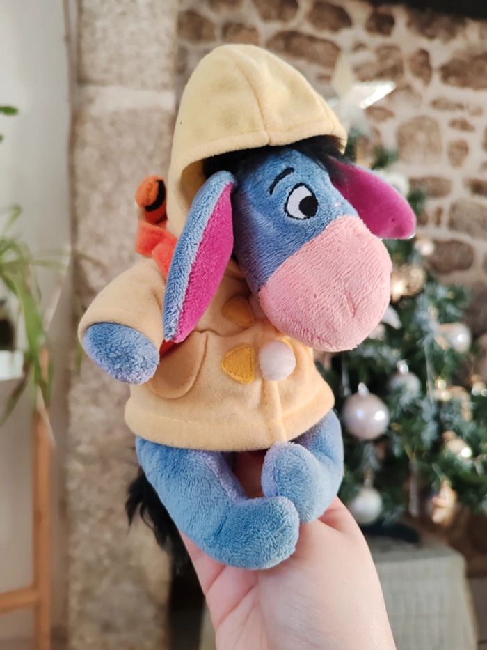Peluche bourriquet avec manteau et sac a dos Tigrou - photo numéro 2