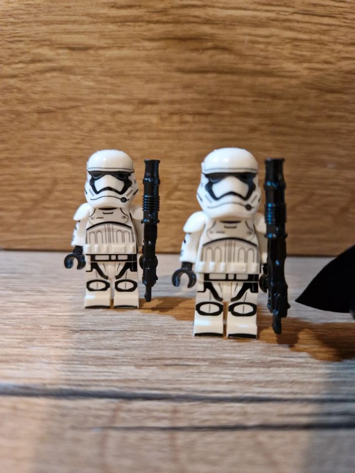 Figurines type lego Sith Kylo Ren + 4 stormtroopers star wars - photo numéro 3