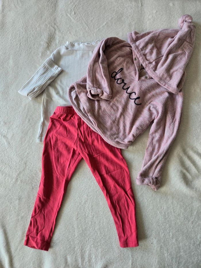 Ensemble tee shirt pull legging