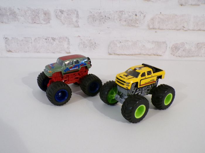 Monster Trucks - Power Max - Rockerz  (J14)