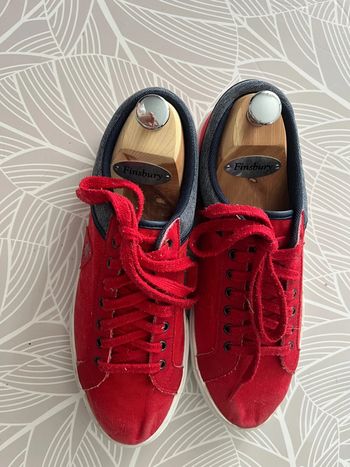 Basket en toile rouge