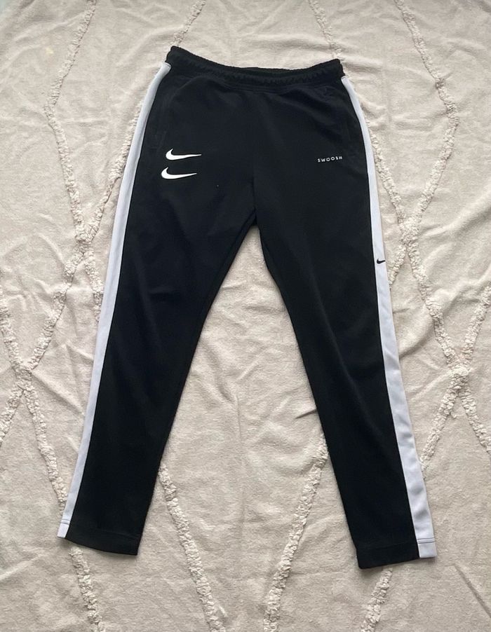 Jogging Nike Swoosh taille M - photo numéro 2