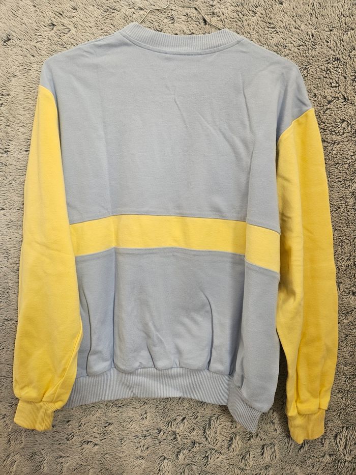 Sweat vintage jaune et bleu de chez Lacoste - photo numéro 8