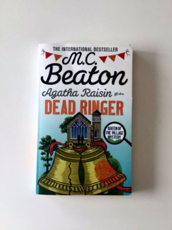 M.C. Beaton : Agatha Raisin - dead ringer