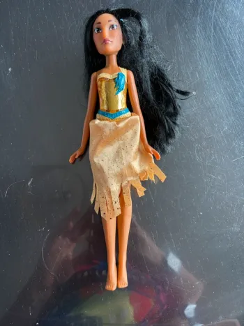 Poupée Pocahontas